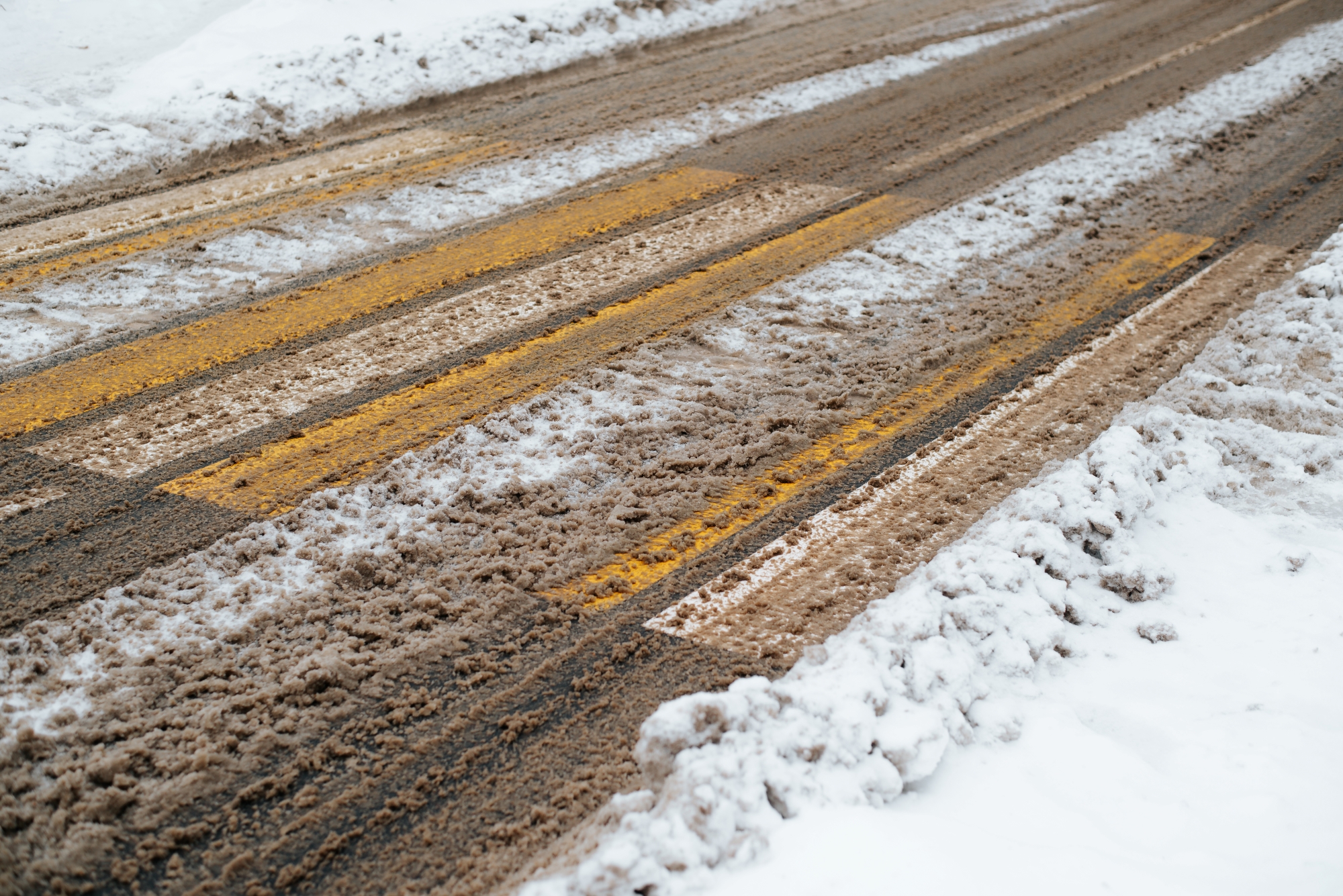 3 Reasons A Floor Mat Rental Service is a Must this Winter